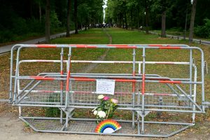 Polícia busca suspeito de ataque mortal perto da Marcha do Orgulho em Berlim