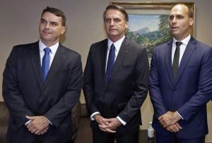 A vassalagem do clã Bolsonaro