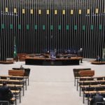 Câmara aprova suspender a prescrição para condenado que fugir da prisão