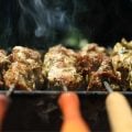 O grill que chega a 800 ºC e muda o jeito de fazer steak em casa