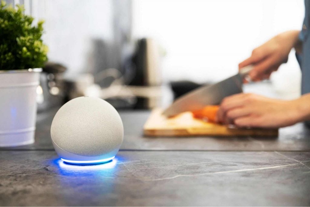 Alexa+ no Brasil: descubra se seu Echo ou Fire TV receberá a nova IA da Amazon
