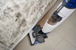 Qual a melhor forma de higienizar pisos sem produtos químicos?