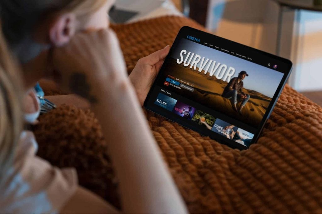 O entretenimento doméstico se reinventa: de projetores acessíveis a desafios no streaming