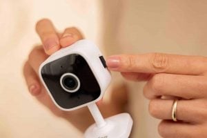 Melhor câmera de segurança com detecção de movimento? Veja como essa tecnologia pode ajudar na rotina