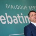 Ao mentir sobre urnas diante de diplomatas, Flávio reacende debate que tornou Bolsonaro inelegível