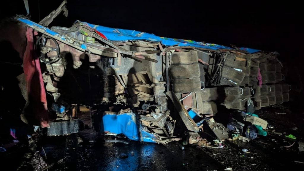 Acidente com ônibus mata 20 crianças e um adulto em Uganda