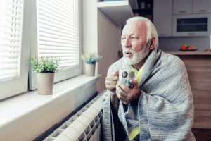 5 dicas para proteger a saúde física e mental dos idosos durante o inverno