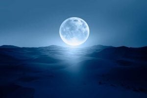 Rituais lunares para julho: veja como aproveitar as fases da Lua para se conectar com sua energia
