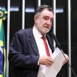 PT escolhe Patrus Ananias para disputar o governo de Minas e garante palanque a Lula