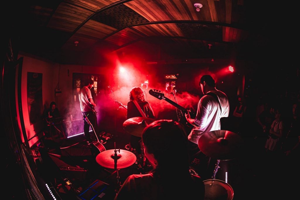 Festival em casas de shows de São Paulo busca amplificar o rock alternativo