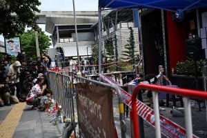 Número de mortos em incêndio de bar em Bangcoc sobe para 33