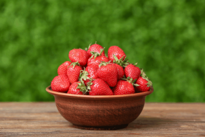 Morango faz bem à saúde? Veja 7 benefícios e maneiras criativas de consumir a fruta