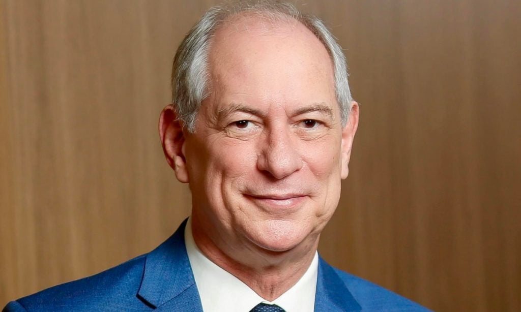 Pivô de crise no bolsonarismo, Ciro Gomes se diz ‘honrado’ com apoio do PL