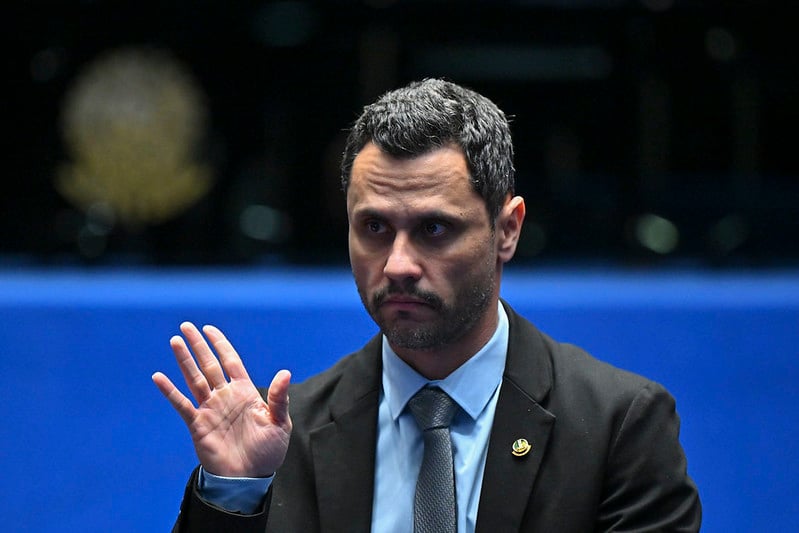 Republicanos mergulha em crise com Cleitinho e expõe o caos das alianças em Minas