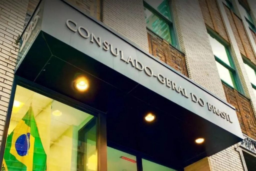 Consulado do Brasil em Nova York é fechado após edifício vizinho começar a ceder