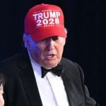 Trump volta a falar em candidatura em 2028, apesar de Constituição dos EUA limitar mandatos