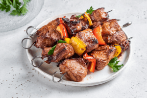 6 receitas de carne assada suculenta para preparar no fim de semana