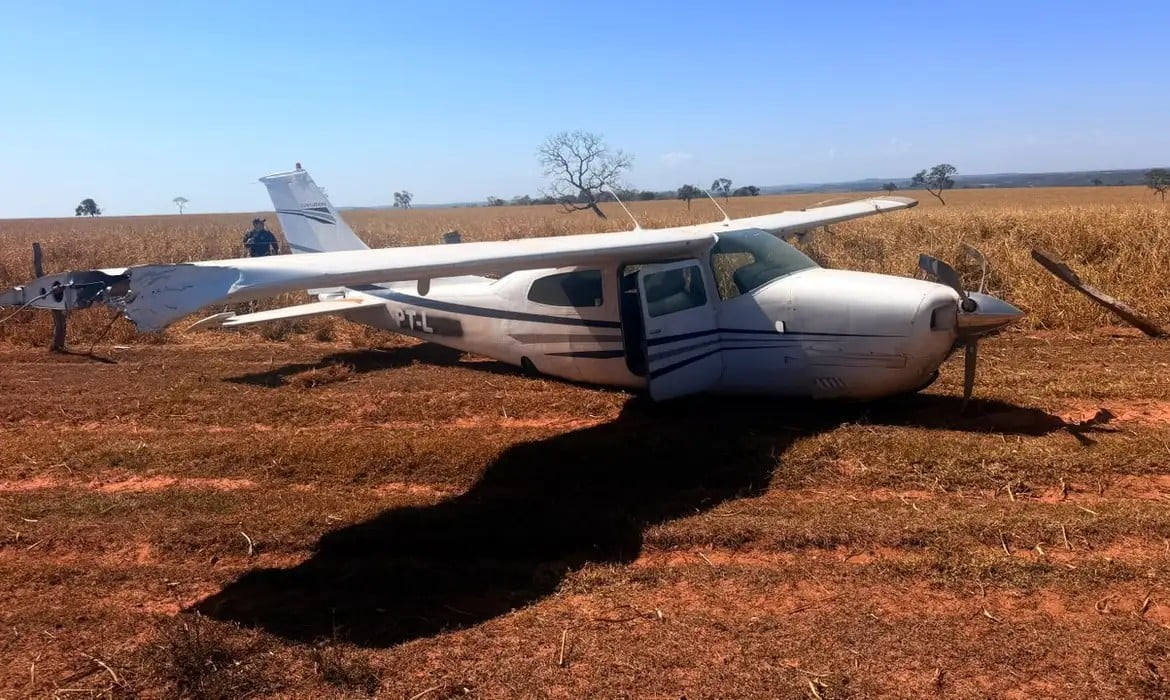 FAB força pouso de avião vindo da Bolívia, mas mistério começa quando tripulação desaparece