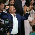 Flávio oficializa candidatura com defesa de Bolsonaro, ataques ao Judiciário e apelos por união da direita