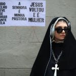 Com ingressos já vendidos, teatro em Curitiba cancela peça satírica sobre o uso político da fé