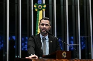Quaest: Cleitinho lidera disputa pelo governo de MG em 1º e 2º turnos