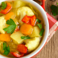 9 sopas deliciosas e nutritivas para ajudar a emagrecer