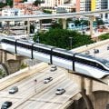 Aeroportos, transporte sobre trilhos e o turismo em São Paulo