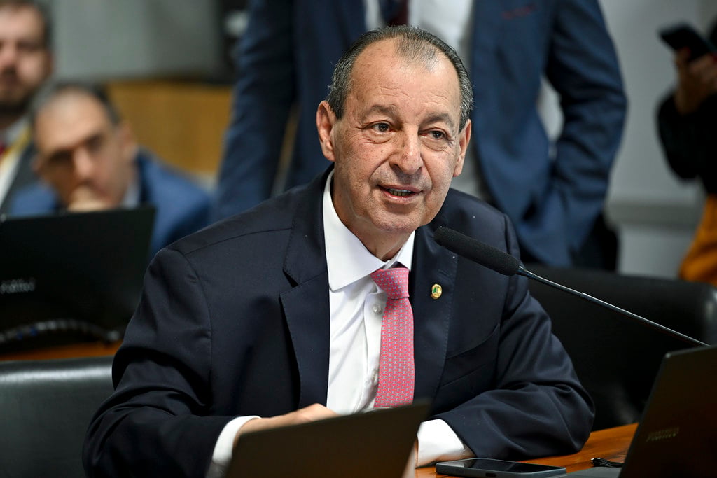 Omar Aziz será o relator do fim da 6×1 na CCJ do Senado - QTU Questões do Universo