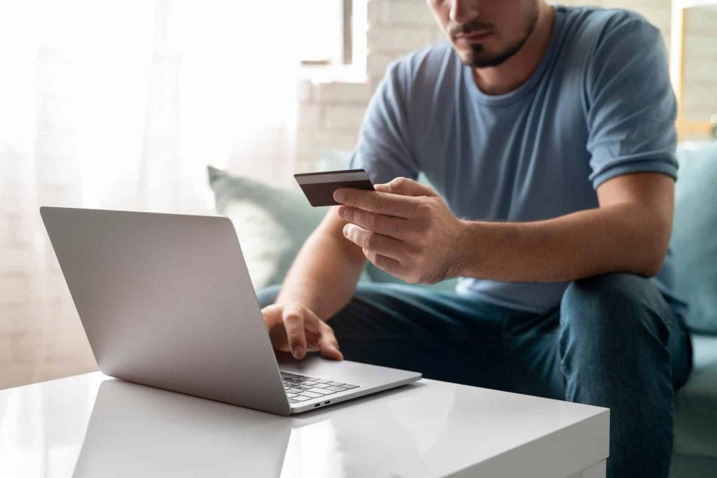 O carrinho de compras ganhou um copiloto: a era do AI Commerce