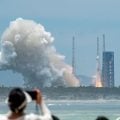 China anuncia adiamento de missão lunar
