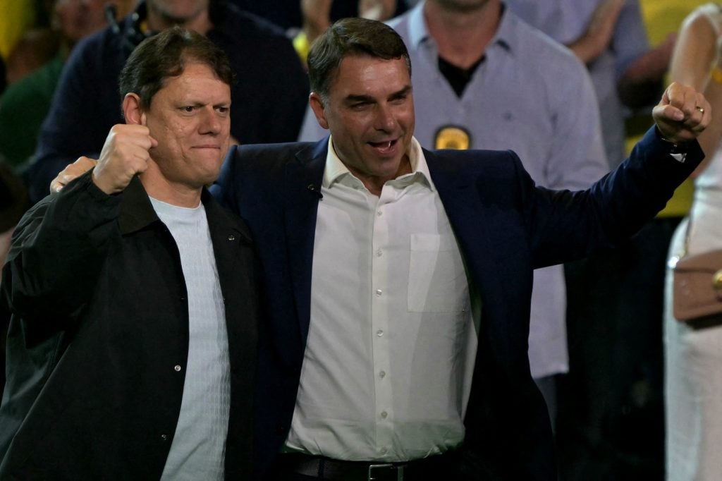 Em evento com Flávio, Republicanos lança candidatura de Tarcísio em São Paulo