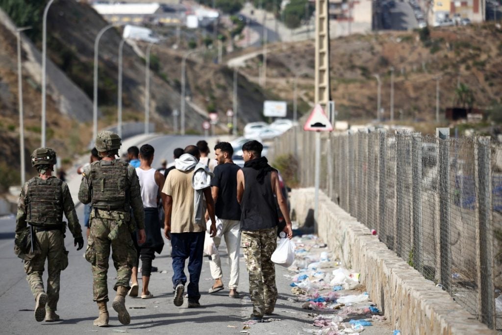 Ao menos 72 migrantes morreram ao tentar entrar em Ceuta