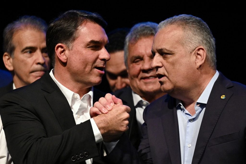 Candidato a vice de Flávio Bolsonaro, Alfredo Gaspar foge da imprensa após anúncio