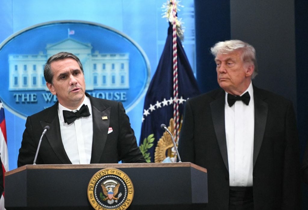 Ex-advogado de Trump toma posse como procurador-geral dos EUA
