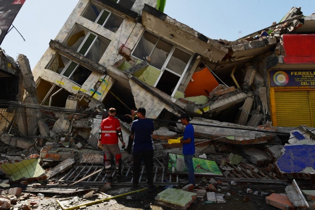 Colômbia confirma 132 mortes por terremoto; buscas por sobreviventes prosseguem