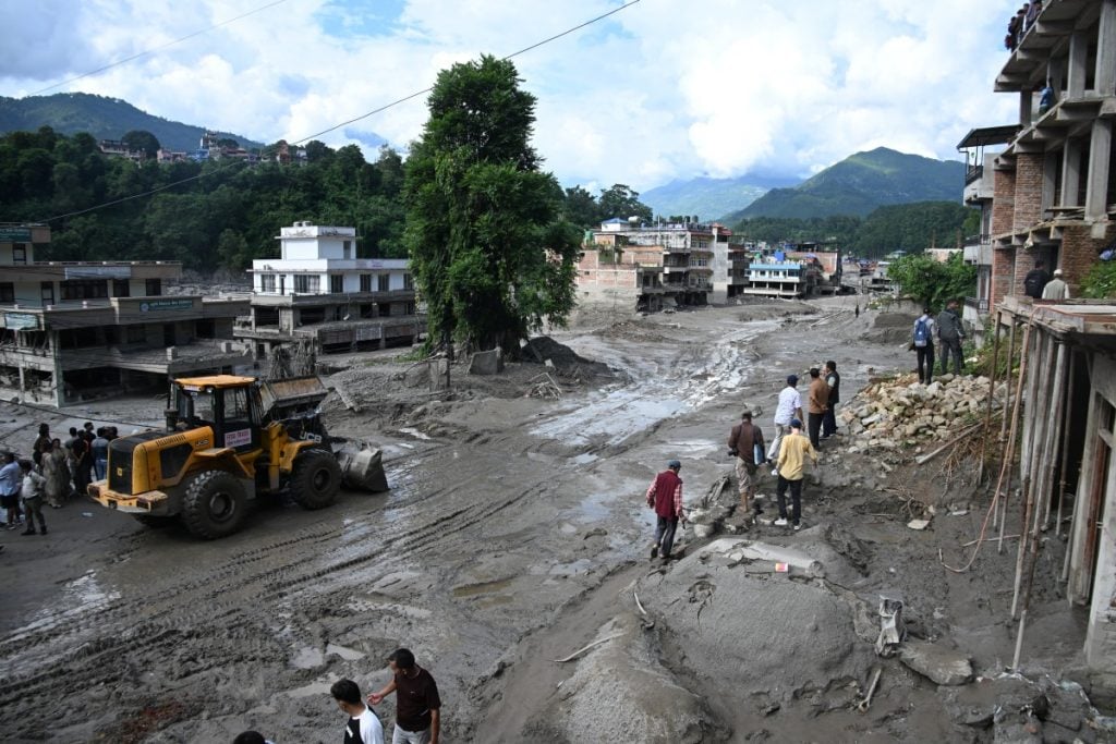 Sobe para 781 o número mortos após tragédia no Nepal, com 2.502 desaparecidos