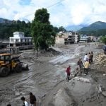 Enchentes entre Nepal e Tibete deixam quase 400 mortos e mais de 1.400 desaparecidos