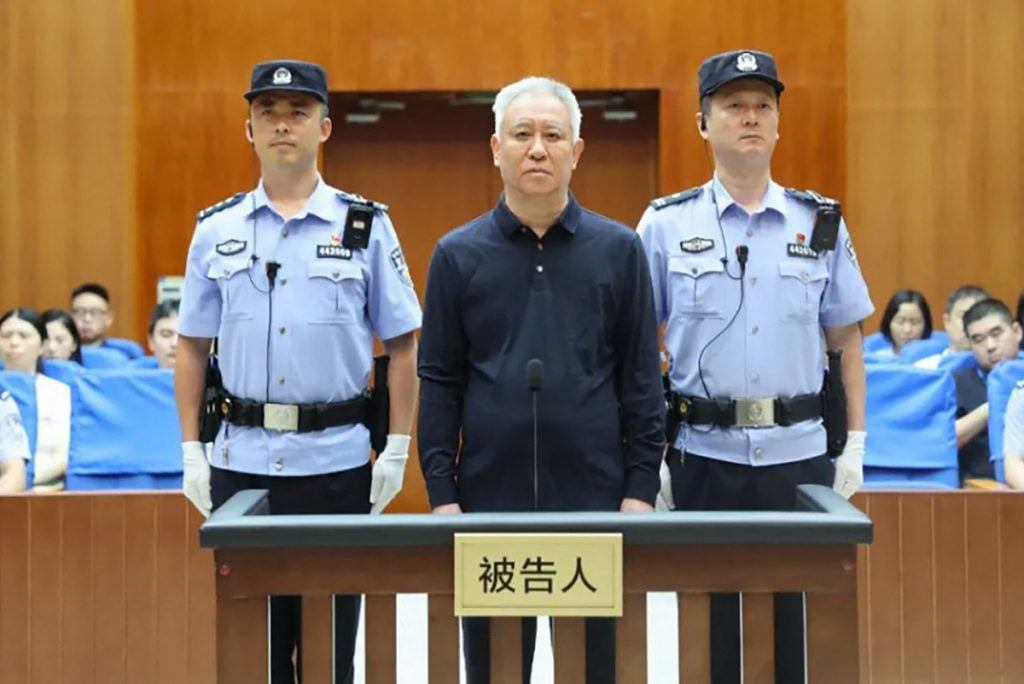 China condena o fundador da Evergrande à prisão perpétua