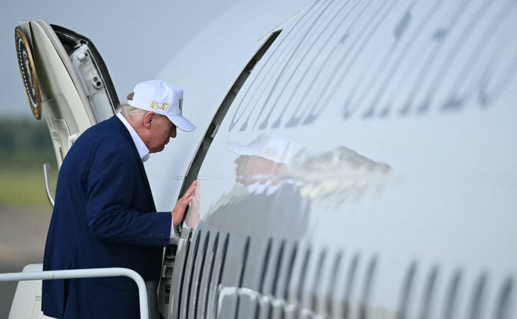 Trump deixou a Turquia em voo secreto após ameaça do Irã