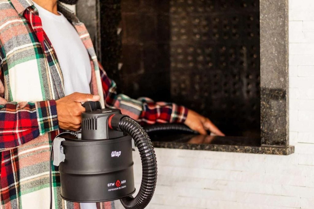 Melhor forma de limpar a churrasqueira? Conheça o aspirador feito para cinzas frias