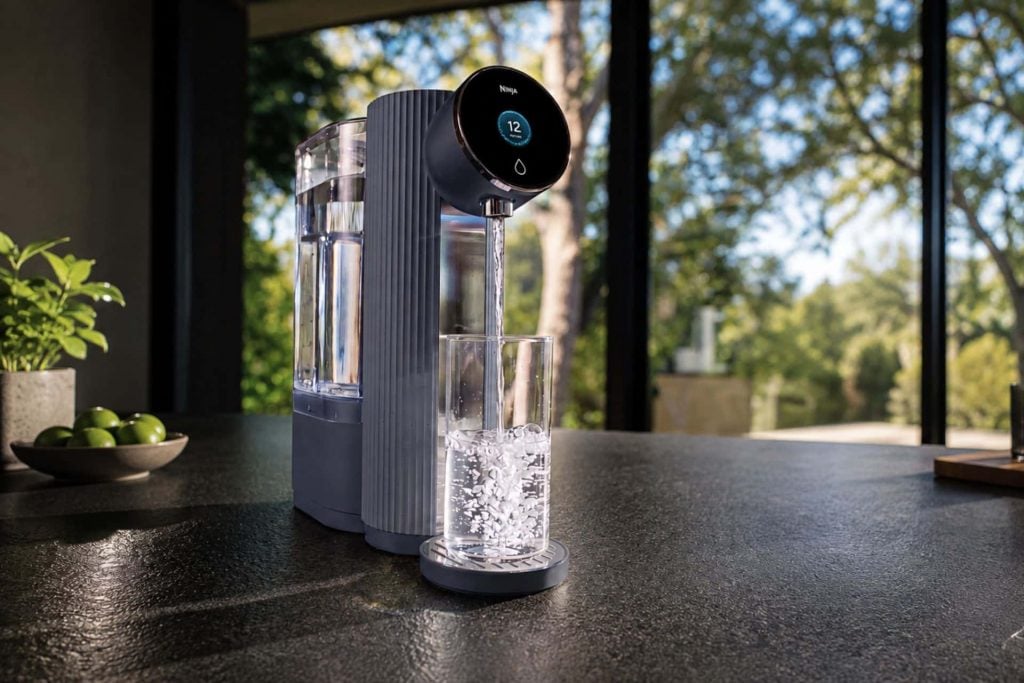 Ninja entra no mercado de filtros de água com dispositivo que promete rapidez e eficiência