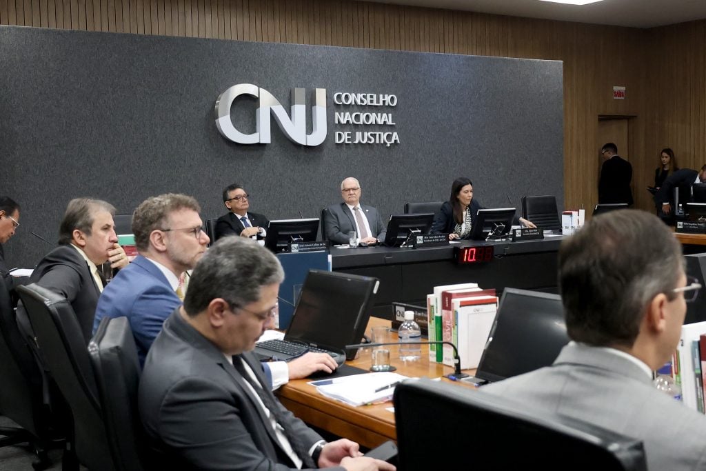 CNJ exclui aposentadoria compulsória como punição máxima a magistrados