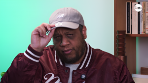 As pessoas estão mais preocupadas com o comércio do que com a arte, diz o rapper Kamau