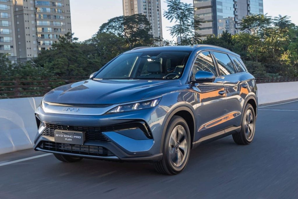 BYD acelera eletrificação no Brasil com vendas recorde e produção local