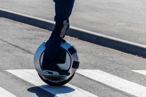 Monociclo elétrico no Brasil: regras, segurança, preços e como funciona