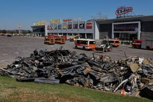 Ataque russo contra um shopping deixa 16 mortos na Ucrânia