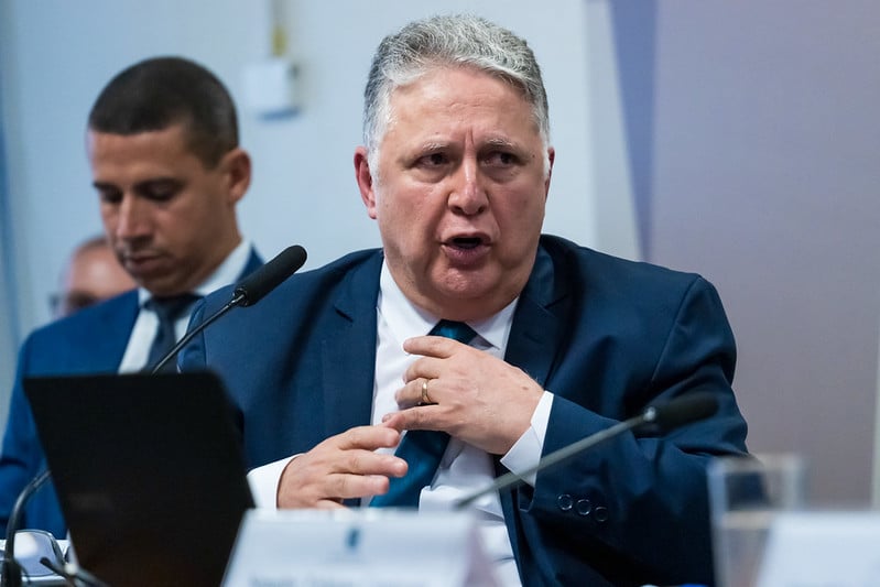 Exclusão de Garotinho beneficia Paes, mas pode frustrar plano do PT no Rio