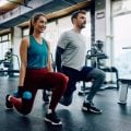 O fim do “8 ou 80”: entenda por que o treino perfeito está dando lugar ao exercício que cabe na rotina