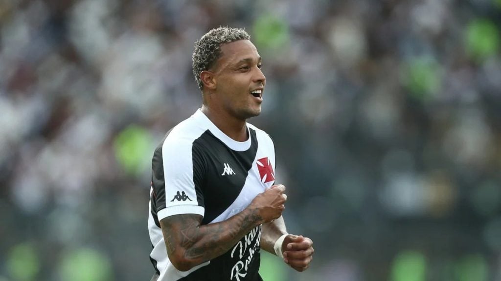 Jogador do Vasco é alvo de operação que investiga tráfico de armas e drogas