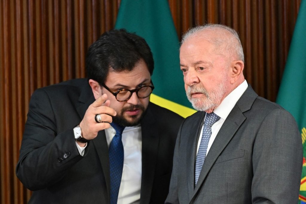 Sob pressão, ex-chefe de gabinete deixa a campanha de Lula